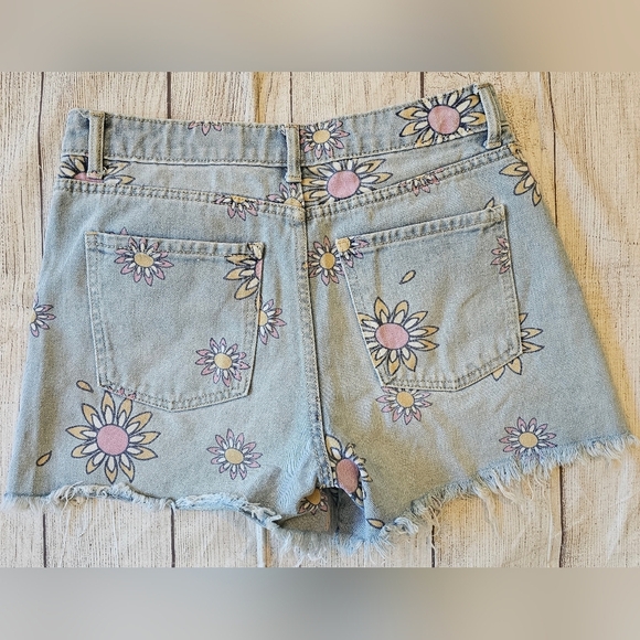 No Boundaries Juniors Size 7 Denim Raw Hem Floral Boho Hippie Shorts Hi-Rise - Picture 5 of 9